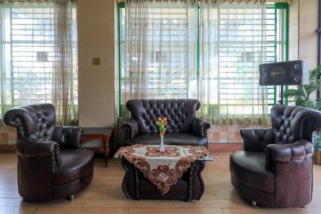 Hotel Prisma Sidoarjo Eksteriør billede
