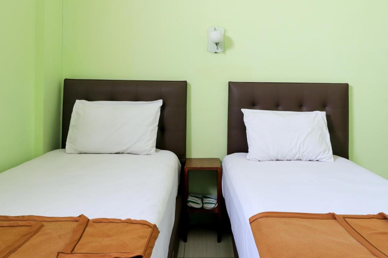 Hotel Prisma Sidoarjo Eksteriør billede