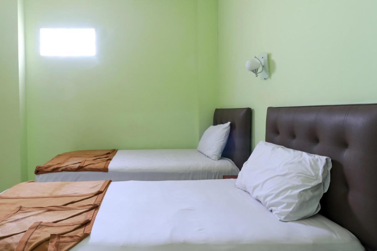 Hotel Prisma Sidoarjo Eksteriør billede